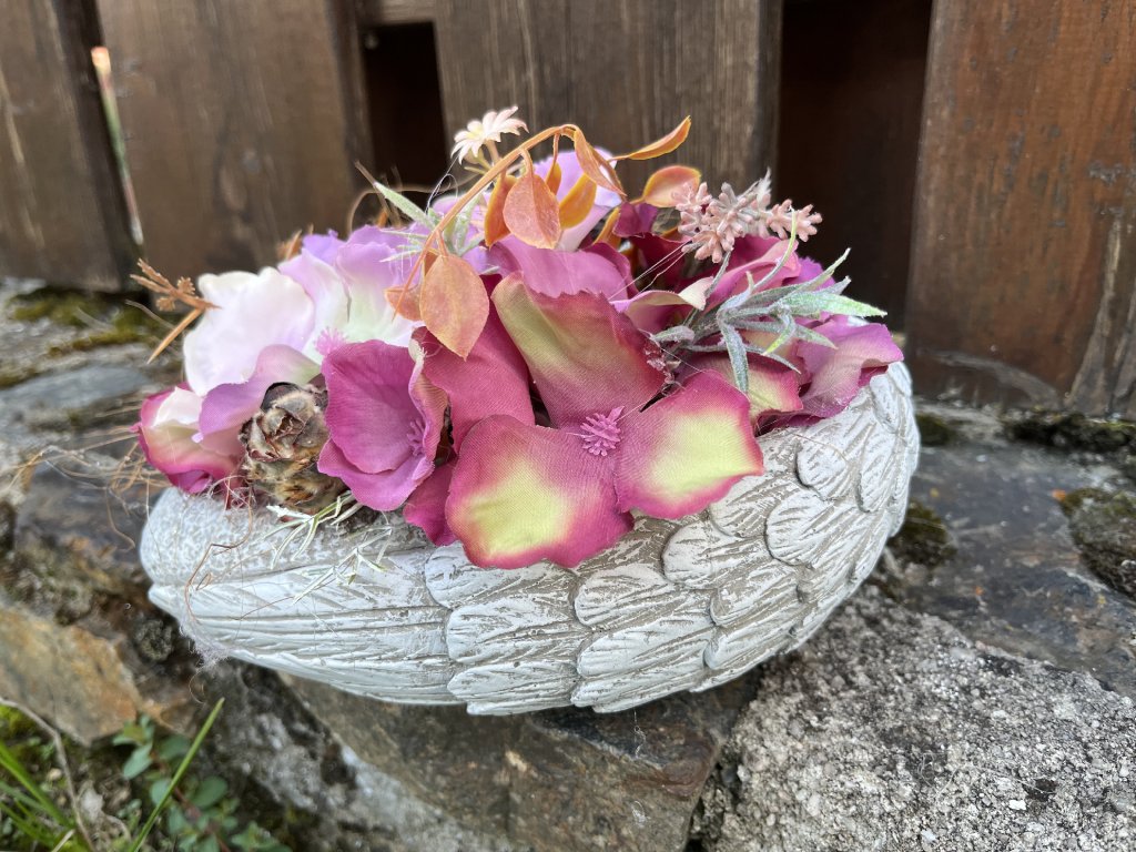 Jarní dekorace na hroby